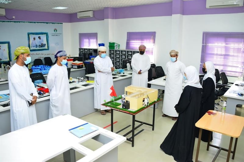 تعرف على أهم المشاريع في مختبر الروبوت التعليمي بالشرقية