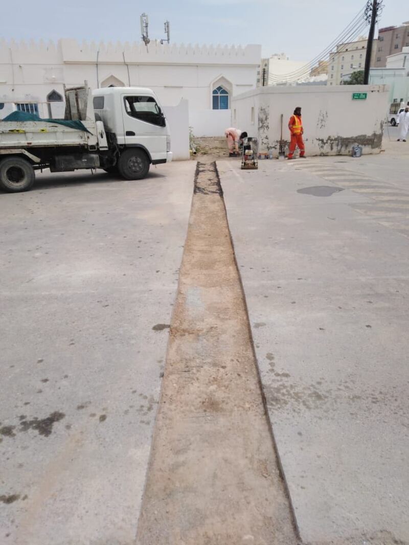 ضبط شركة أعمال قطعت الطريق بدون ترخيص