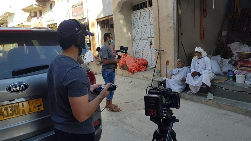 تُرجم للروسية: “آخر الباقين” فيلم يوثق حياة الإنسان العماني في سوق بهلاء
