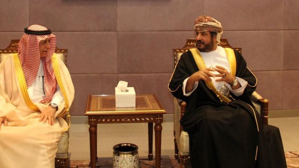 مسؤول سعودي يصل السلطنة