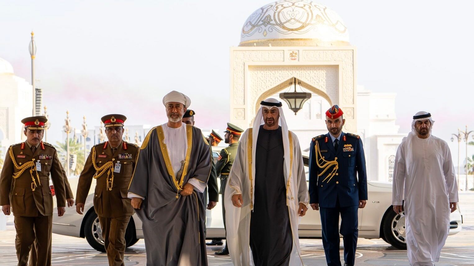 بالصور: أهم ما تضمنته زيارة جلالة السلطان إلى الإمارات