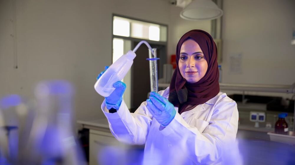 مبتكرتنا سمية السيابية على بُعد خطوة من التتويج؛ فهيّا بنا ندعمها