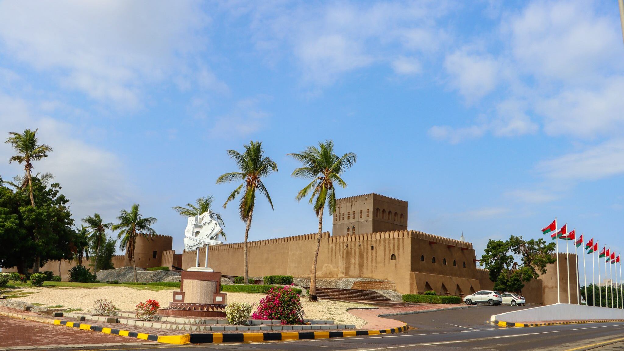 نشرت معلومات عن بنائها: قصة قلعة صحار بعيون مجلة سعودية