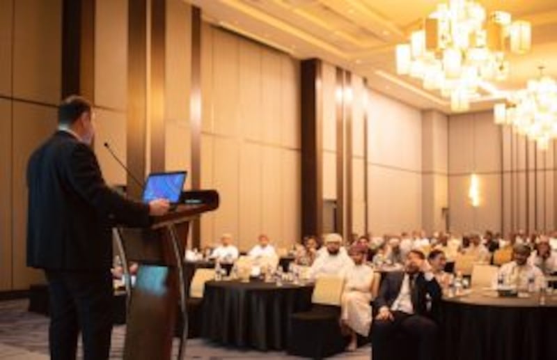 السفير الجورجي “يعتذِر” لما حدث للعُمانيين ويقدّم نصيحة للمسافرين
