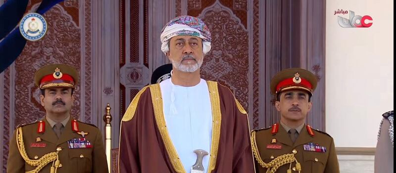 بالصور: جلالة السلطان يشمل برعايته احتفال شرطة عمان السلطانية