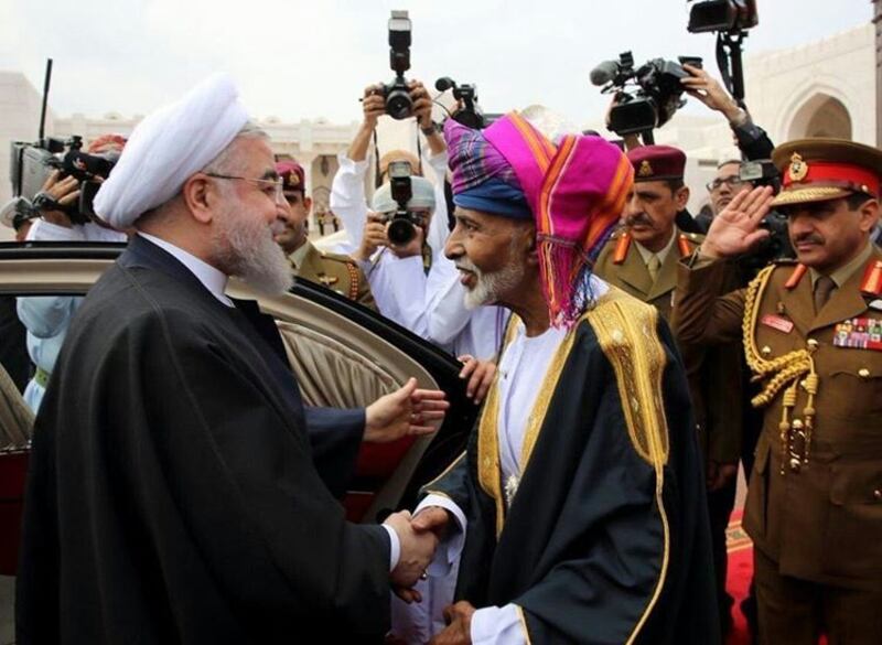 شاهد الإطلالة البهية لجلالة السلطان في استقبال الرئيس الإيراني