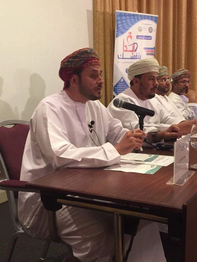 “المشتغلون بالتاريخ”: الباحث العُماني الذي ترك التخصص المتخرج منه ليتفرغ لـ “عشقه”