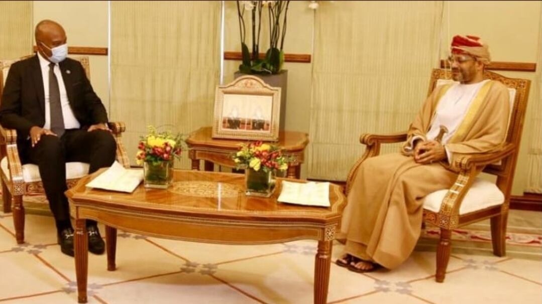 السيد بدر البوسعيدي يلتقي بمبعوثي رئيس الصومال