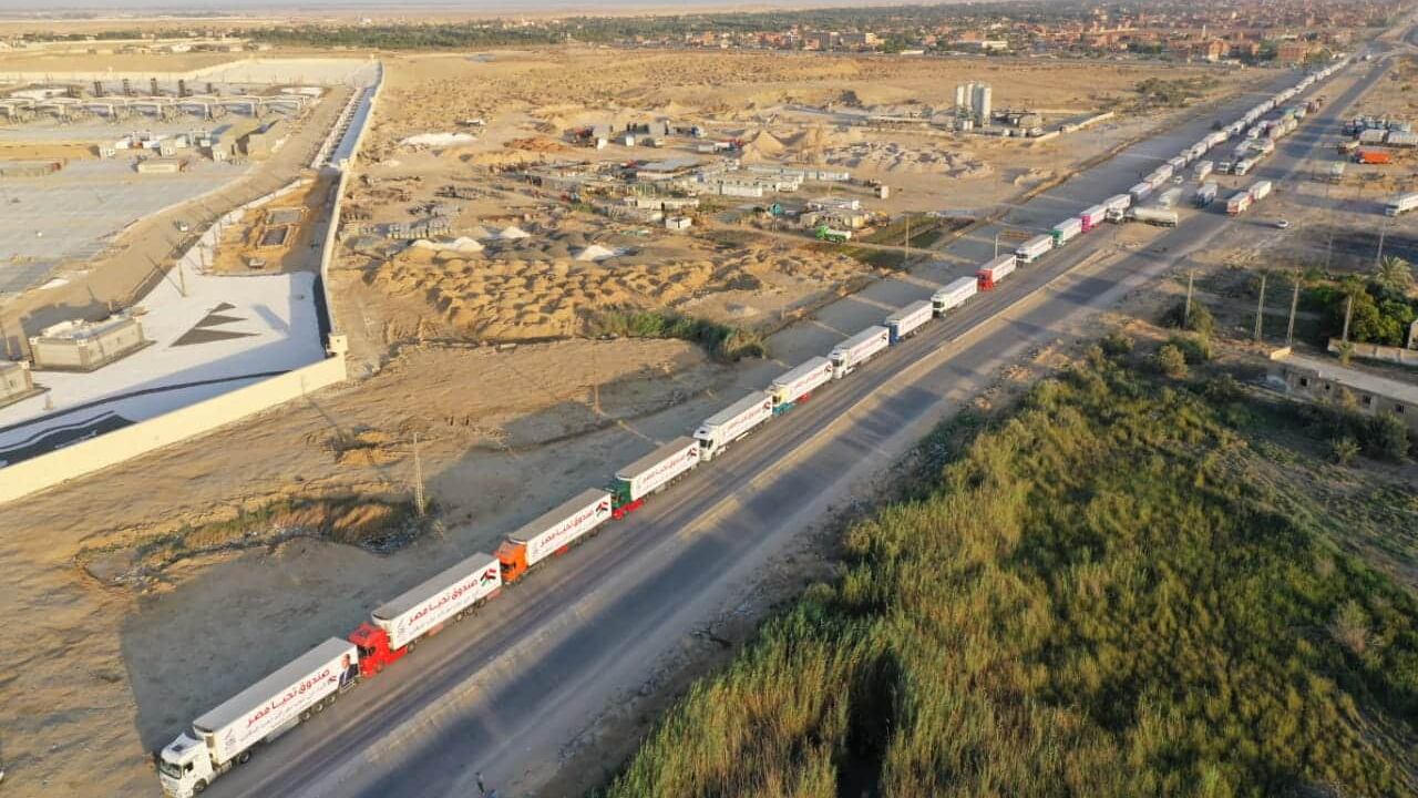 3 منظمات أممية تحذر: تأخر دخول المساعدات إلى غزة ينبئ بانفجار في وفيات الأطفال