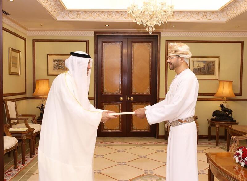 وزير الخارجية يتسلّم نسخة من أوراق اعتماد السفير الكويتي