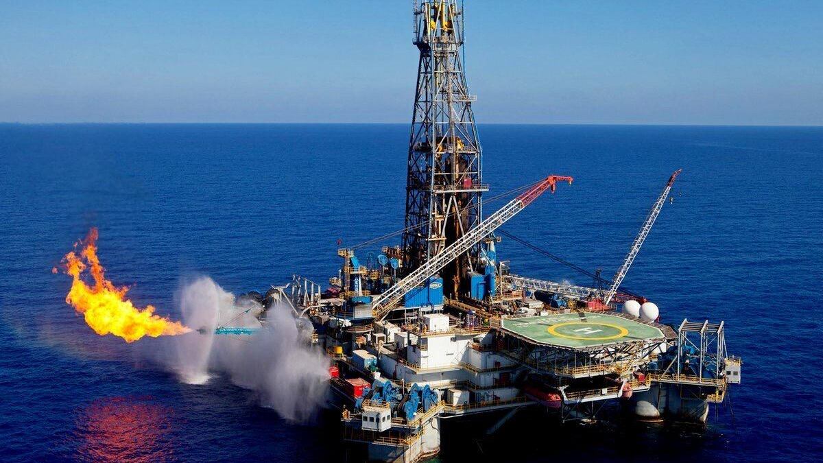 إشادة عربية وغربية باتفاق جديد للتنقيب عن الغاز في السلطنة