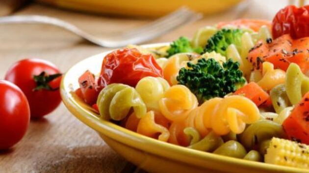 عزة الكميانية تكتب: كيف نخفف أرواحنا وأجسادنا من أحمالها الثقيلة في رمضان؟