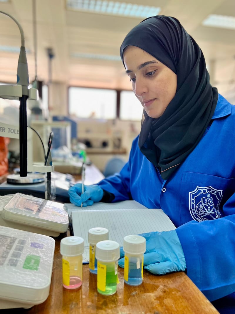 مهندسة عمانية تحصد المركز الأول في مسابقة بحثية بالشرق الأوسط وشمال أفريقيا