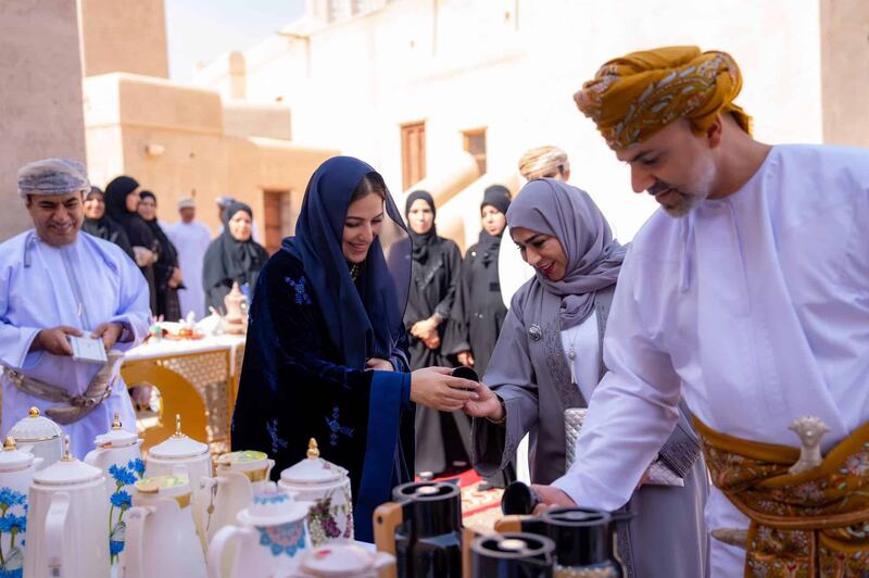 بالصور: السيدة الجليلة تزور البريمي