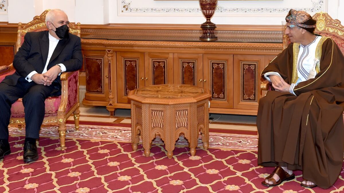 سمو السيد فهد بن محمود يستقبل جواد ظريف