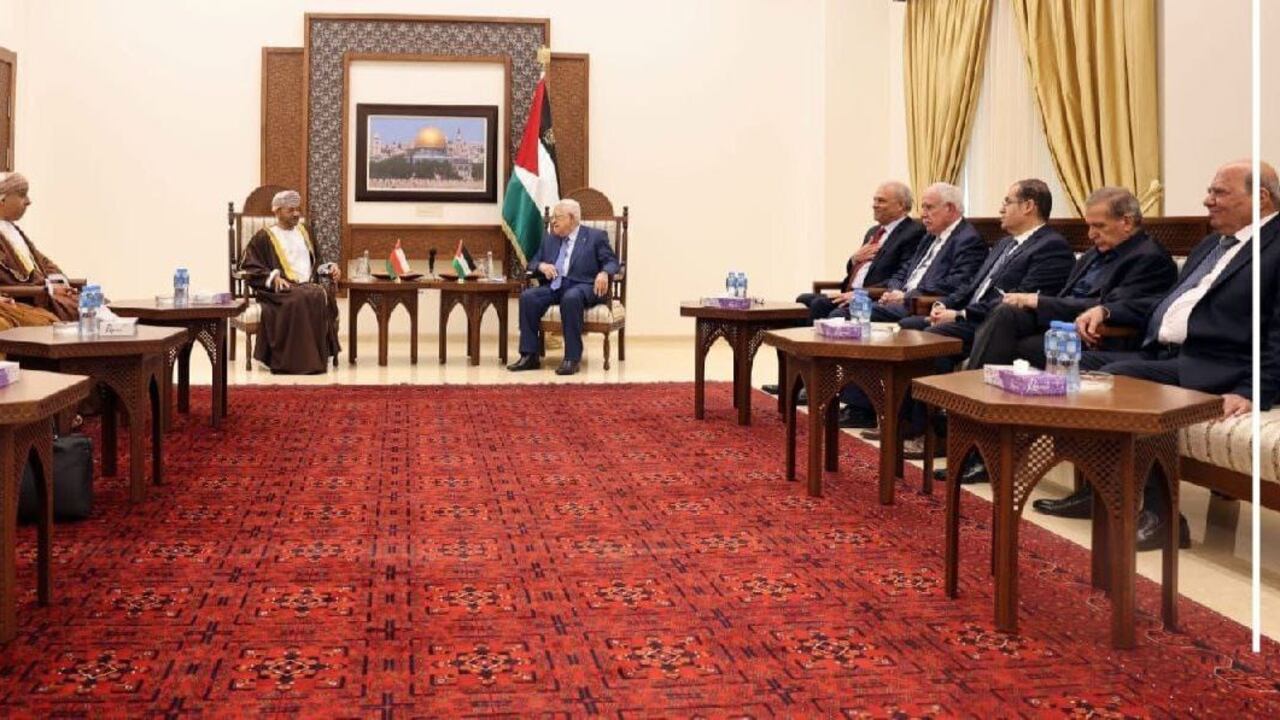 3 مسؤولين فلسطينيين يتحدثون لـ”أثير” عن أهمية زيارة الوفد العماني