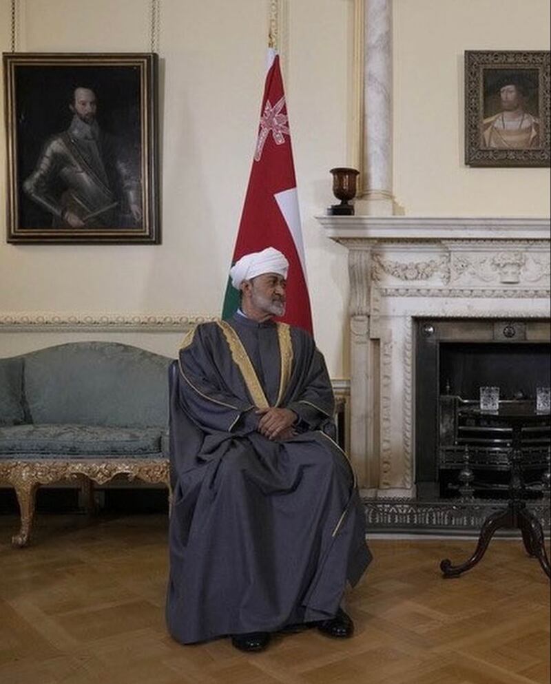 بالصور: جلالة السلطان يلتقي برئيس الوزراء البريطاني