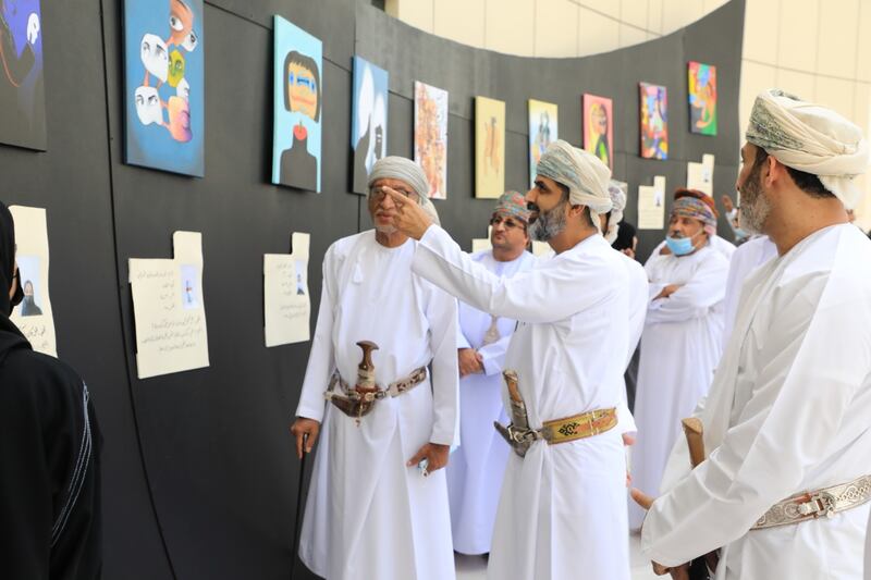 بالصور: انطلاق الأسبوع الطلابي في جامعة صحار