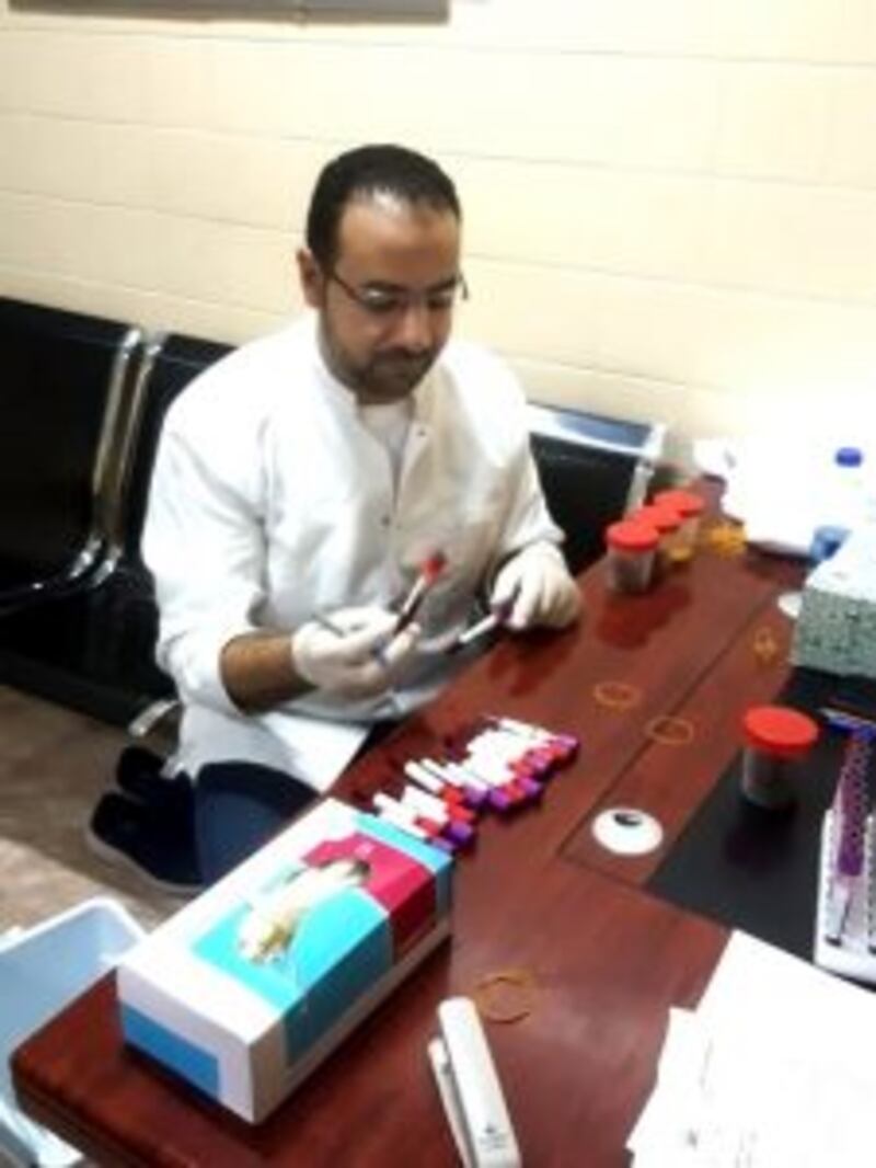 بالصور: حالات نفوق إبل في صحم والزراعة تتدخل