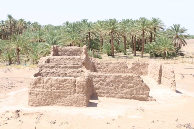 رمال المنطقة الصلاحية الناعمة أهمها: مواقع سياحية في السنينة