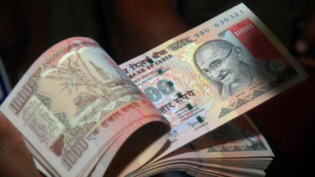 الحكومة الهندية تسحب بعض الأوراق النقدية