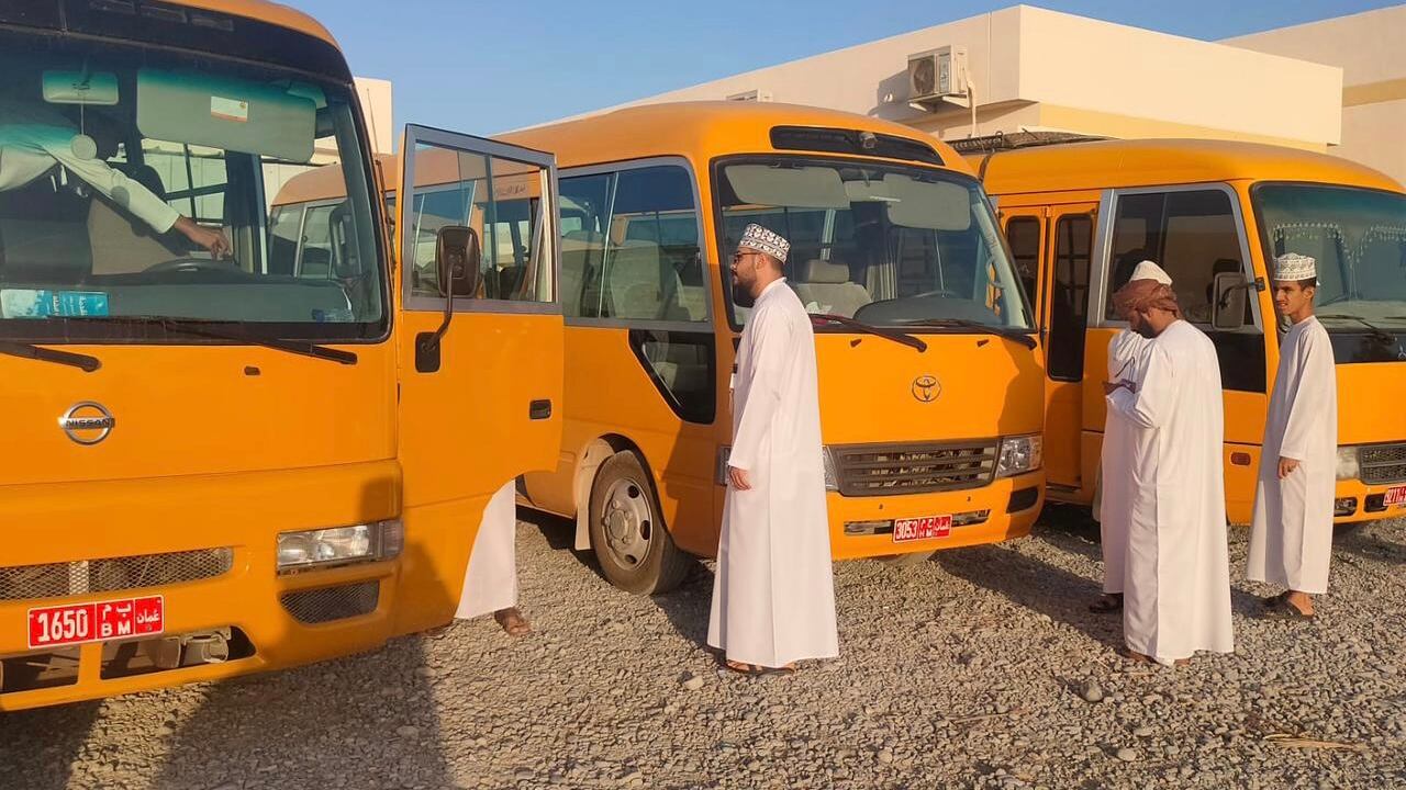 حملة تفتيشية تكشف مخالفات في حافلات للنقل المدرسي