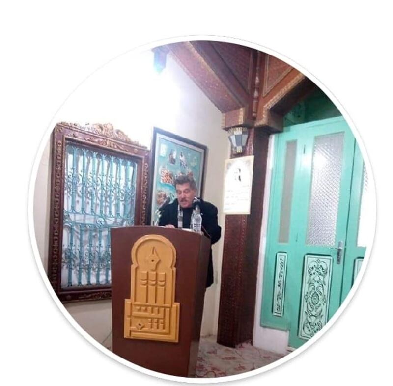 ما قصة الصحفي التونسي الذي عمل اختصاصي علاج نطق في سلطنة عمان قبل 20 عامًا؟