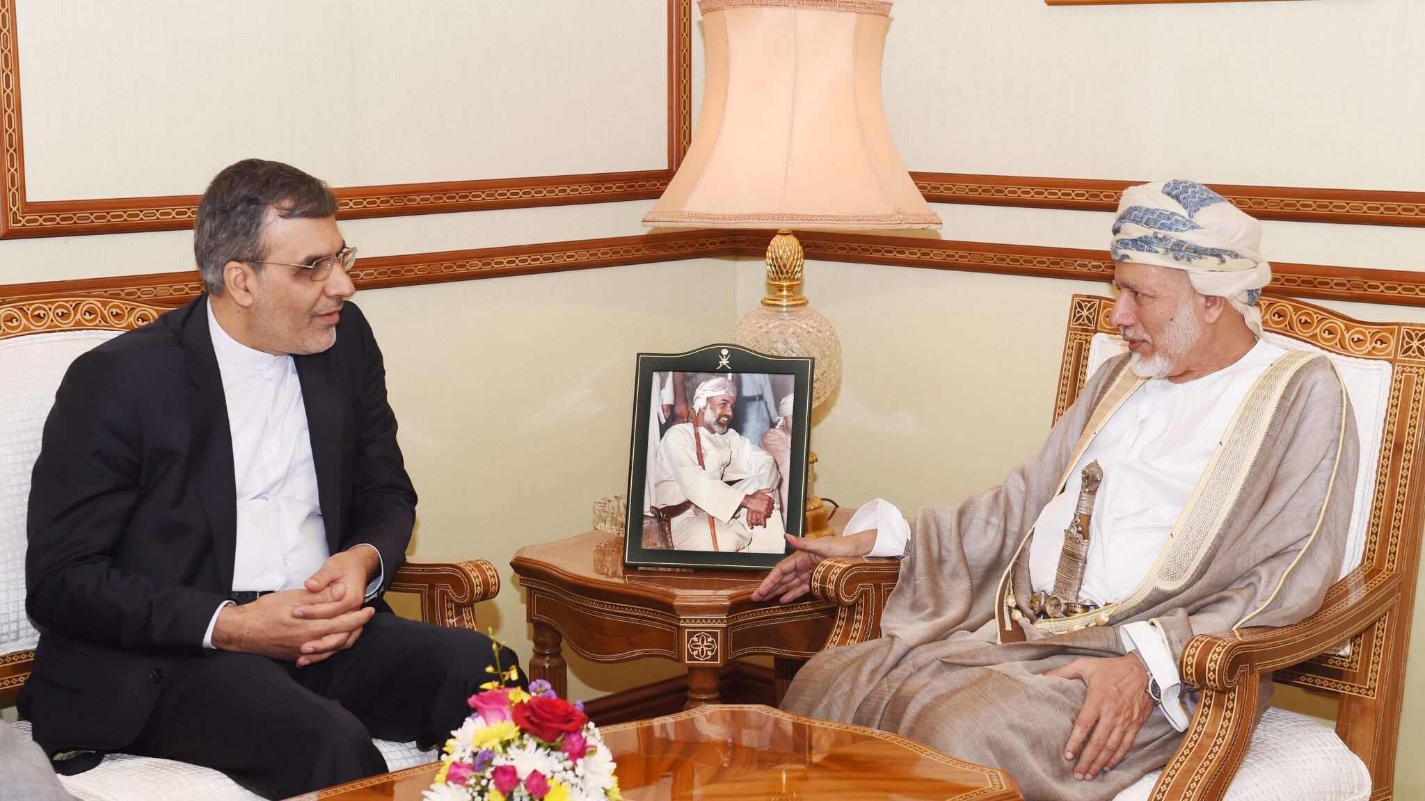 بن علوي يستقبل مسؤولًا إيرانيًا