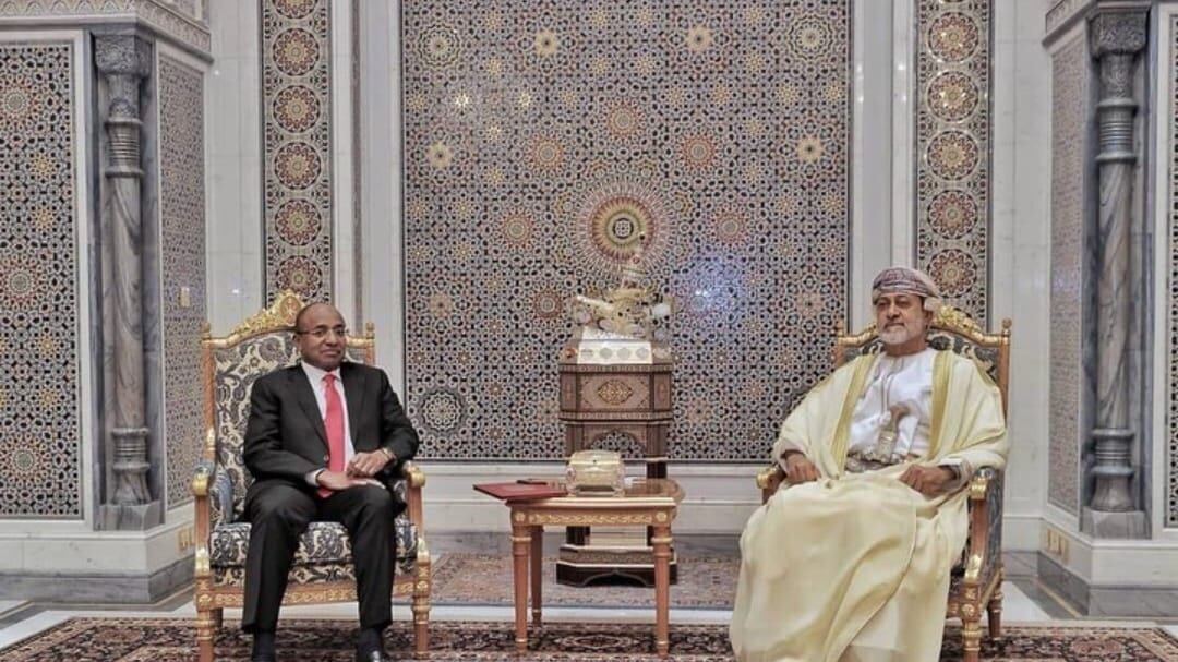 جلالة السلطان يستقبل رئيس زنجبار