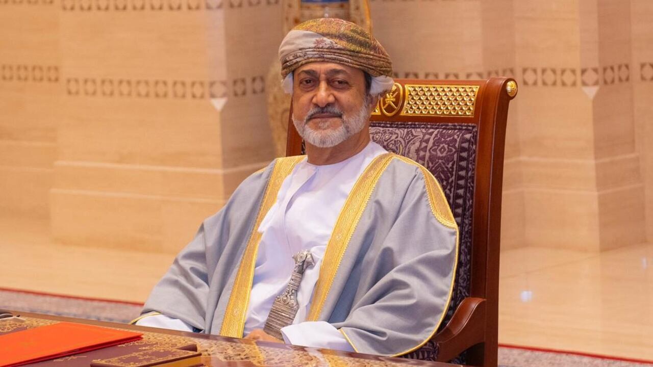 بالصور: جلالة السلطان يترأس اجتماعًا لمجلس الوزراء