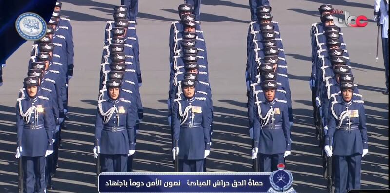 بالصور: جلالة السلطان يشمل برعايته احتفال شرطة عمان السلطانية