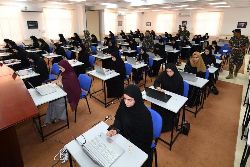 البدء في إجراءات تجنيد الضباط بقوات السلطان المسلحة