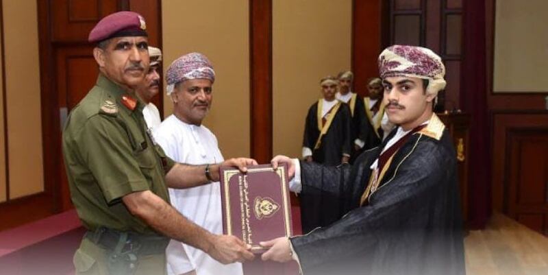 كلية الحرس السلطاني تخرج طلبة دبلوم التعليم التقني الدولي