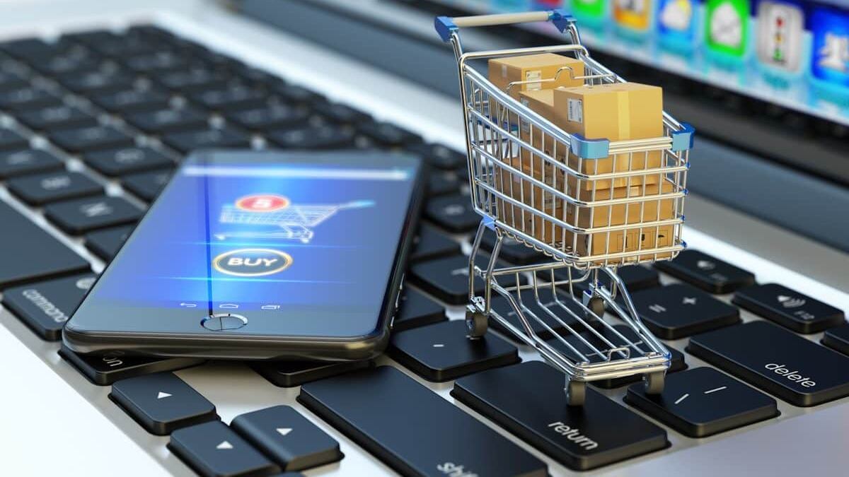 هل أنت من ضمن الـ 8% الذين يتسوقون عبر الهاتف المحمول؟