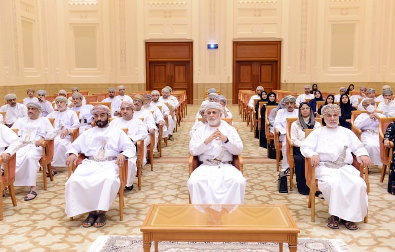 “الدولة” يناقش “جهاز الاستثمار العماني ” في حوكمة الشركات المملوكة له