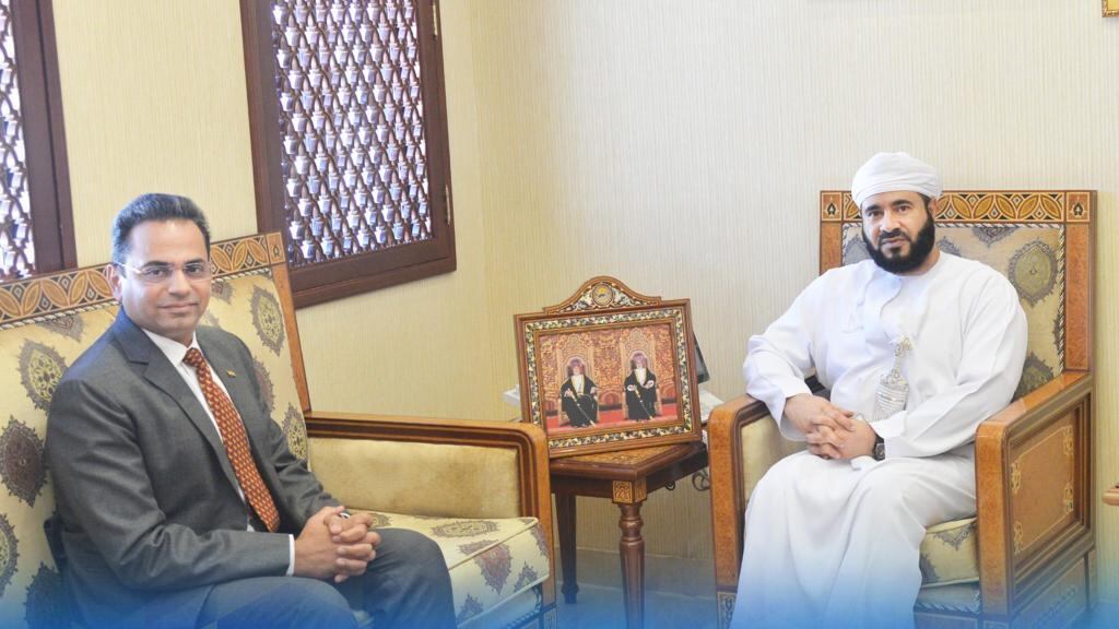 وزير الأوقاف يستقبل السفير الهندي