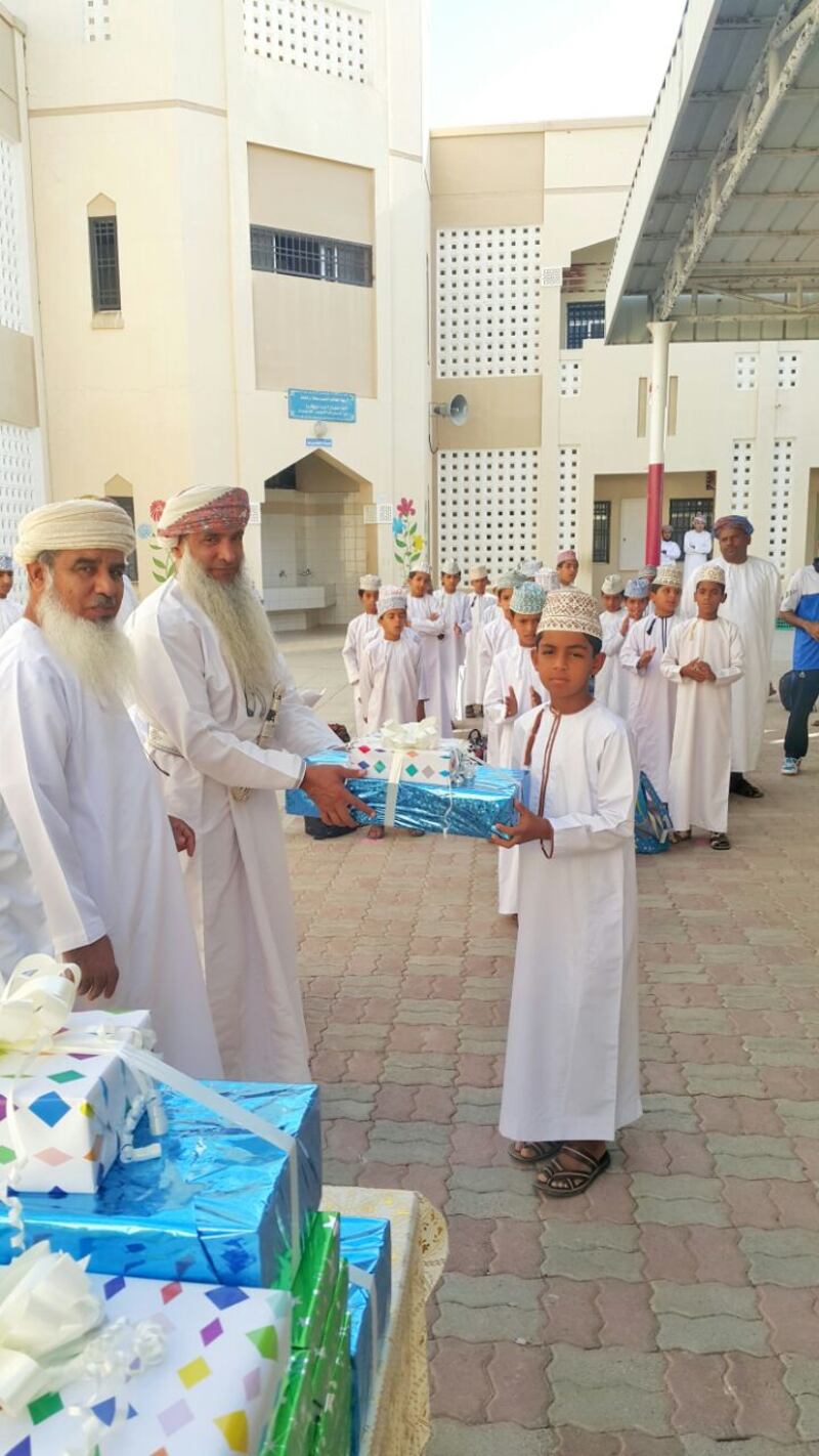 النعمان بن عدي بقريات تكرّم مجيديها