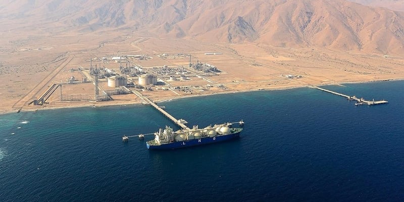 إحصائيات توضح إنتاج الغاز الطبيعي العماني ومقدار الاستهلاك الصناعي منه