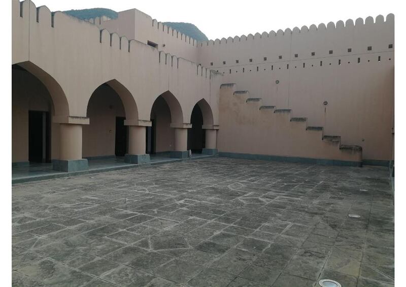 معلم تاريخي في ظفار كان مقرًا حكوميًا