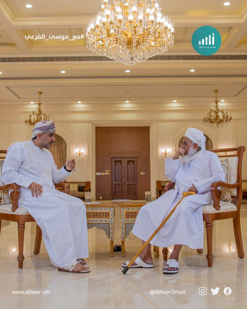 وجّه بالنظر إلى أحوال الناس والإصغاء إليهم: أبرز ما جاء في حوار سماحة الشيخ أحمد الخليلي