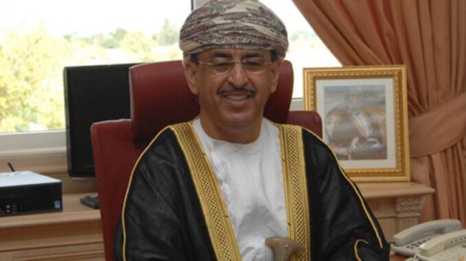 وزير الصحة يوضح موقف الوزارة من تعيين أطباء الامتياز