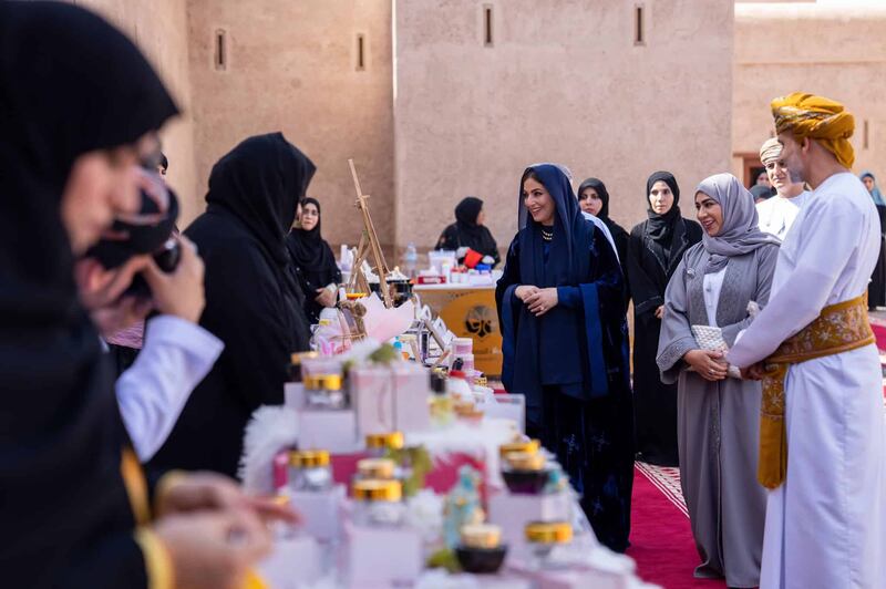 بالصور: السيدة الجليلة تزور البريمي