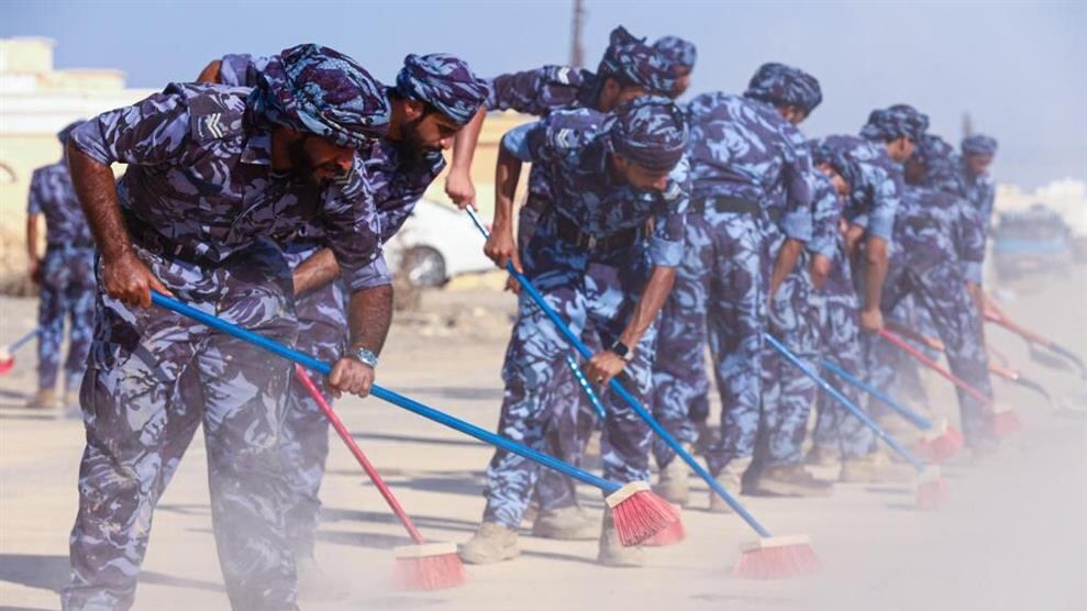 قوتان إضافيتان من الشرطة وشؤون البلاط السلطاني تساندان جهود الإغاثة