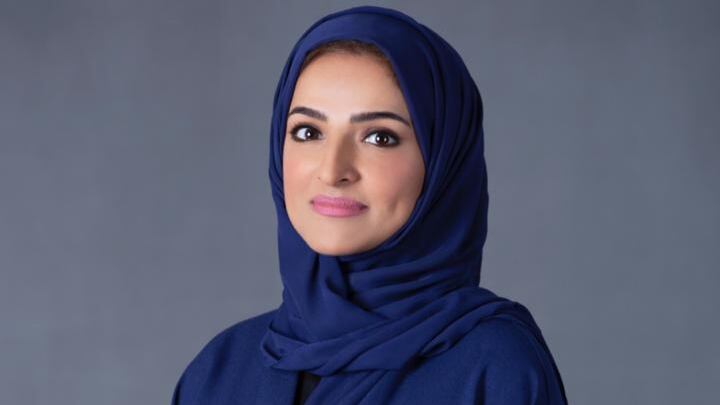 محامية عُمانية تُطلق مبادرة “مجانية” لخدمة المجتمع