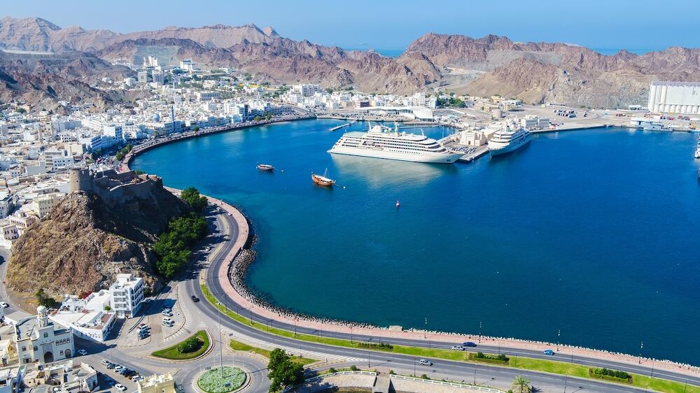 بالأرقام: نجاح عماني جديد في تخفيض الدين العام