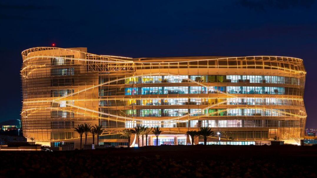 عمانتل تُجري أول مزايدة إلكترونية في قطاع المشتريات والعقود