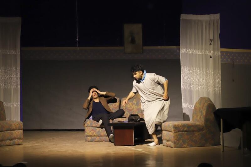 فنانون يُشيدون بالمحتوى والأداء: عروض مهرجان الرستاق العربي للمسرح الكوميدي تتواصل
