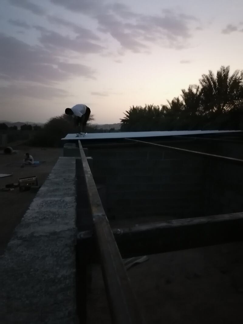شاب عماني يحول هوايته إلى دخل إضافي