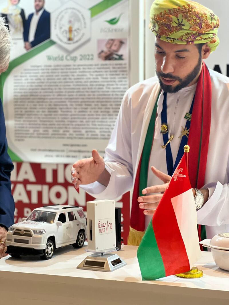 “اتحاد المخترعين الدوليين” يمنح مخترعًا عمانيًا دكتوراة فخرية في الاختراعات