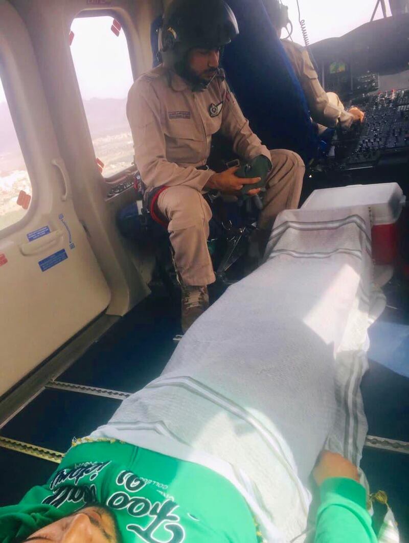 إنقاذ مُصاب في أحد الجبال بطائرة